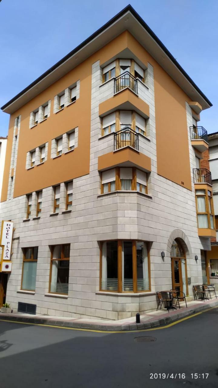 Hotel Plaza Onís Exteriör bild
